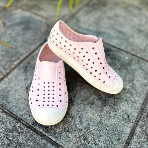 Native Shoes Other - Native Child Jefferson Shoes in Milk Pink Size C11